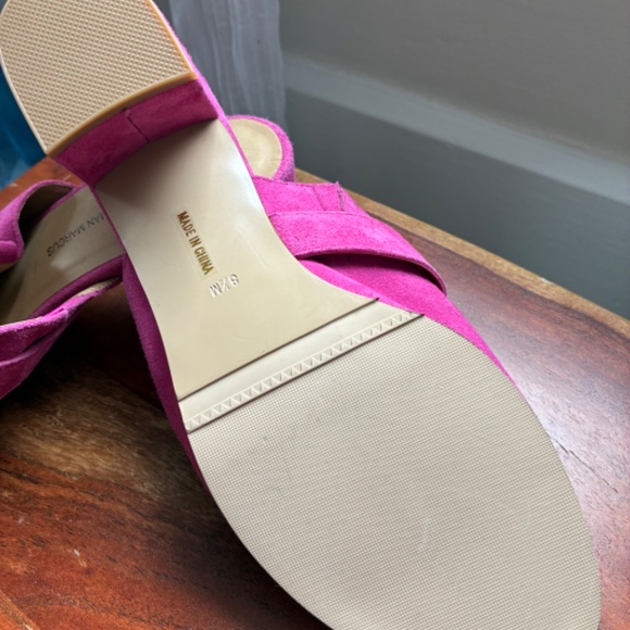 ✨ Neiman Marcus Suede Fringe Mules – Hot Pink – Size 8.5 ✨ Excellent / Like New - Picture 5 of 5